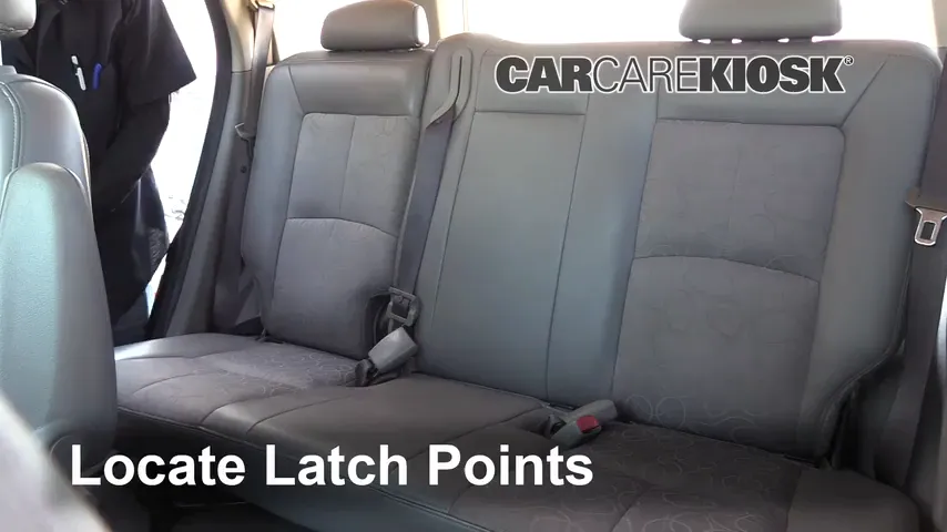 2004 Saturn Vue 3.5L V6 Car Seats Install